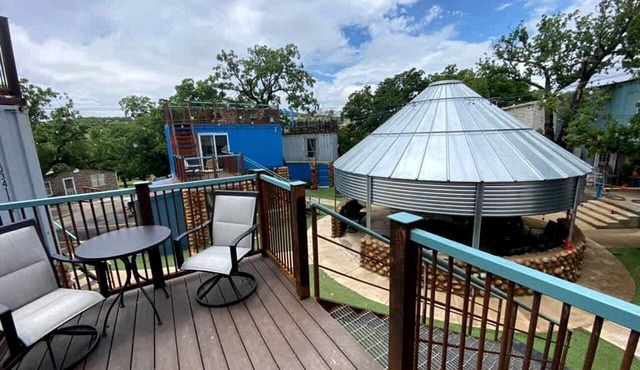 Cozy Tiny House with Hammock Patio near Bath Lake in Medicine Park, Oklahoma