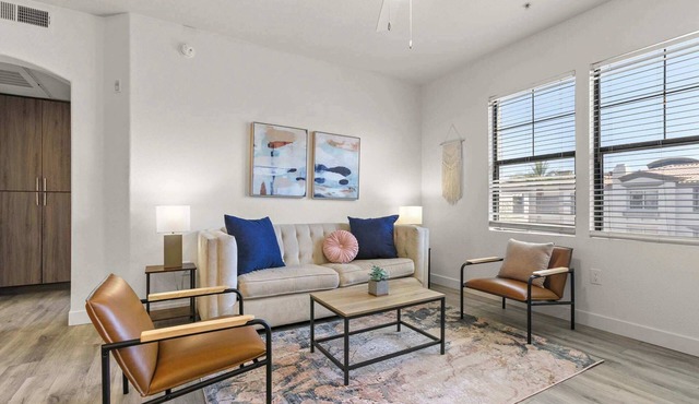 CozySuites Glendale by the stadium with pool! 11
