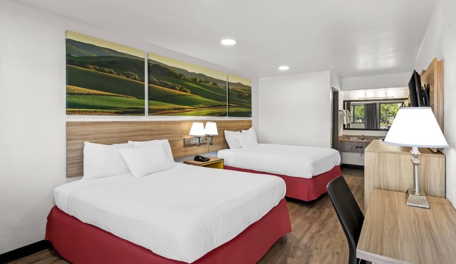 Days Inn by Wyndham Independence