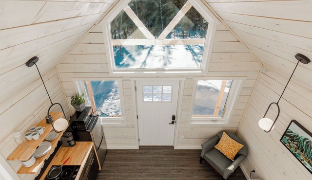 Deluxe mountain-based retreat for two in Eklutna Valley in Chugiak