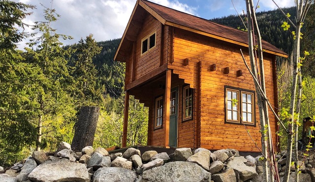 Discover Boho Bungalow: Peaceful and Relaxing Cabin with Breathtaking Views! in Nelson