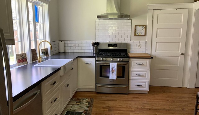 Dog Friendly-Updated-Old Town Charmer