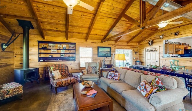 Doss Hideout Lodge in Doss