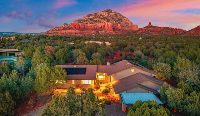 Dry Creek Escape, Hot Tub, Views, Fireplaces