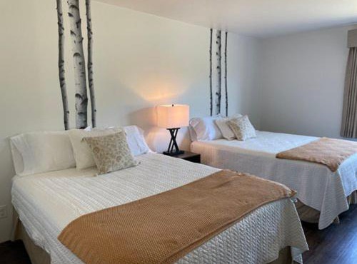Eagle Peak Lodge & Cabins
