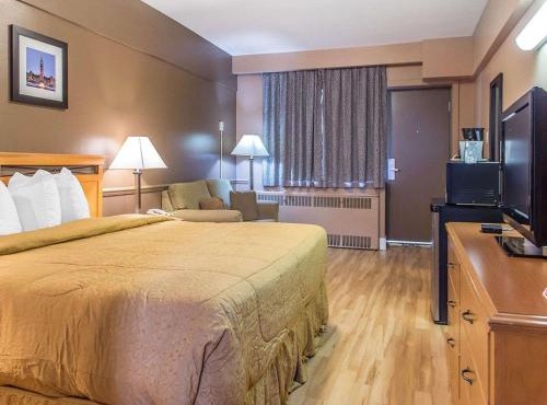 Econo Lodge Downtown in Ottawa