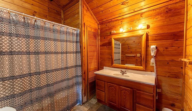 Ely Pet-Friendly Cabin Rental for Memorable Lakeside Vacations in Minnesota