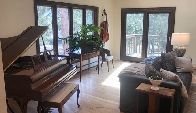 Evergreen Retreat! Luxury Home with Theater