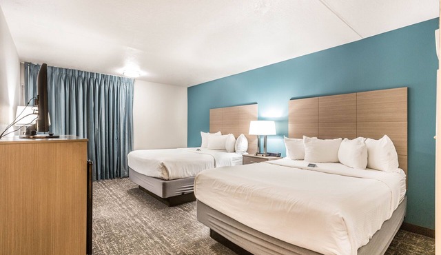 EverSpring Inn & Suites