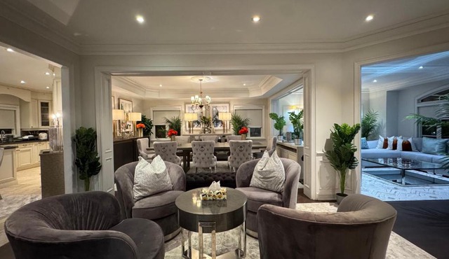 Executive Luxury Stay Corporate Paradise in South Richvale in Richmond Hill