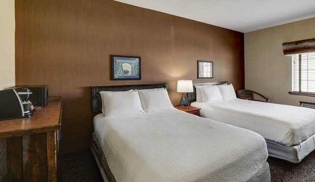 Experience the Rustic Elegance of Stoney Creek! Heated Pools | 2 Units