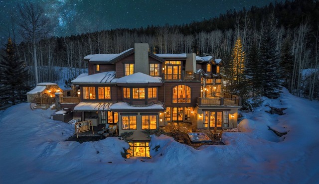 Family Lodge Retreat - Your Own Private Getaway!