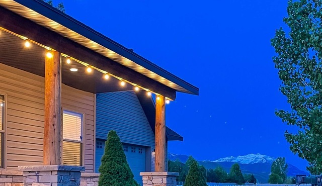 Family Retreat/Reunions: HotTub & Sauna, Views, Games, Pets, Traeger & Weber