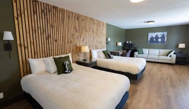 Family Room Sleeps 5 Western Themed Bryce Canyon