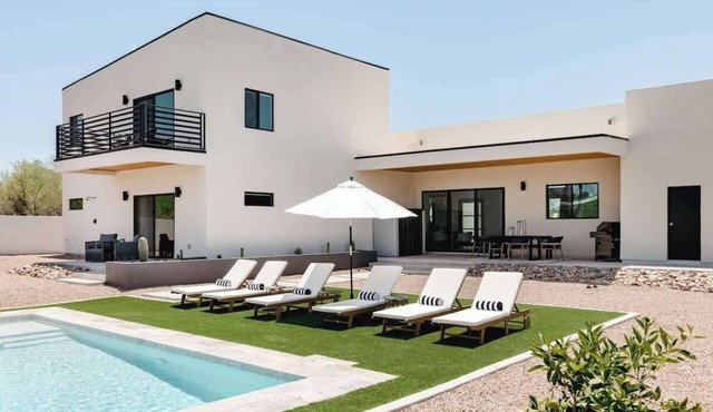 Foothills Upscale Retreat w/ Heated Pool