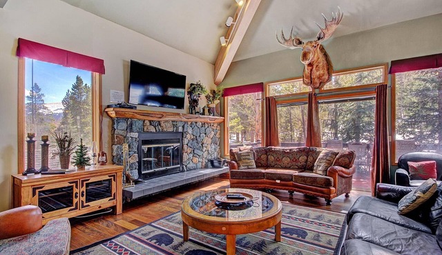 Free SkyCard Activities - Private Hot Tub, Ideal for Families - Gold King Lodge