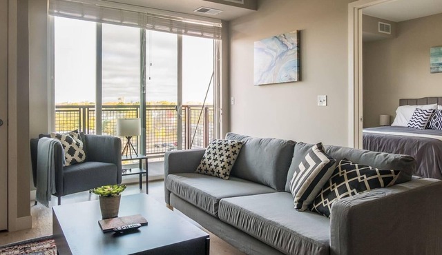 Frontdesk | 1 BR Apt near the Mississippi River
