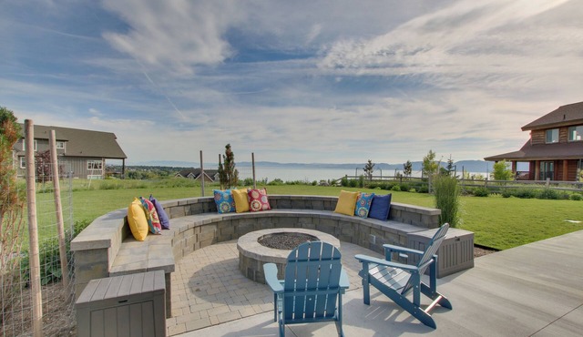 Garden City Gem: Private Hot Tub & Game Room!