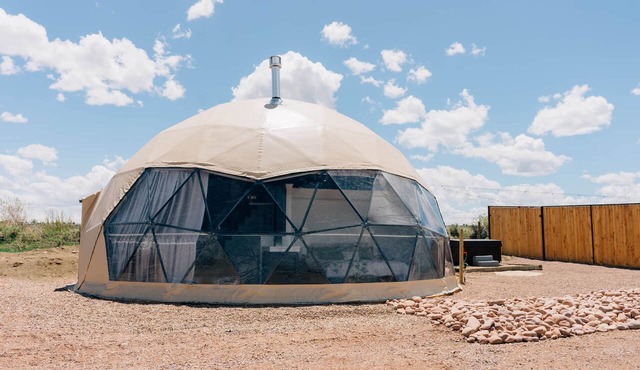 Geodome Ranch Retreat- with a Hot Tub!