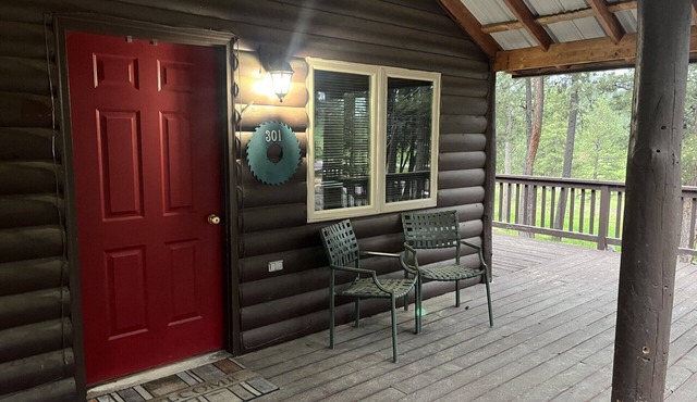 Get away from it all in this studio cabin!