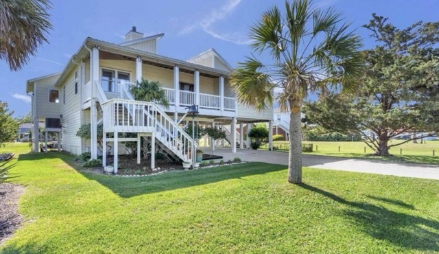 Gone Coastal- Tranquil 3 Bedroom House with access to the White Oak River