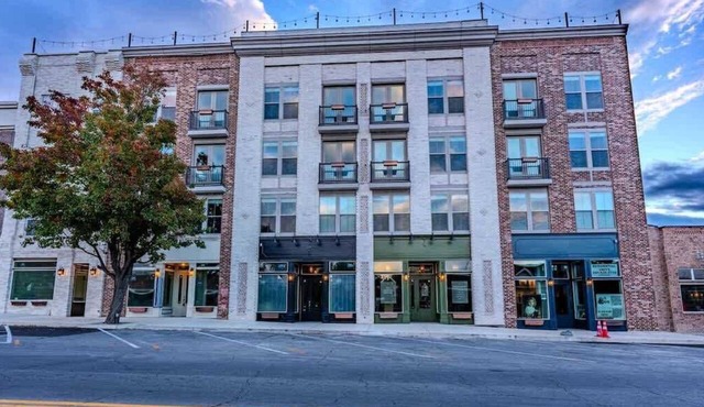 Grand Suite – New Construction Beauty! Pets too!