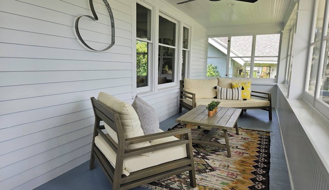 Great Space-Blocks from Downtown! Lots of Parking. No Cleaning Fees.