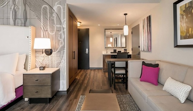 Great Vacation Awaits! 3 Relaxing Units, Free Breakfast, Indoor Pool! in Berkeley Heights