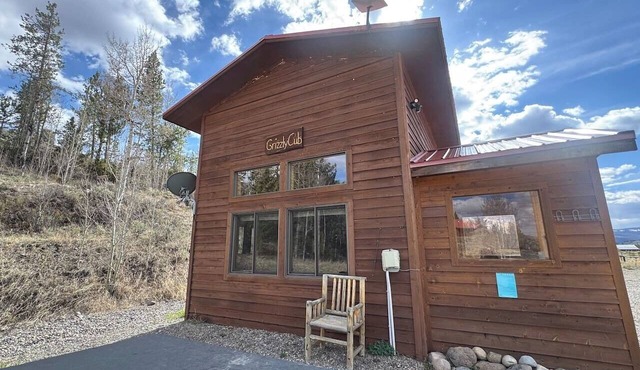 Grizzly Cabin