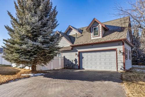 Gypsum Summer Retreat - 3BR Home Near Trails & Golf