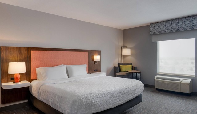 Hampton Inn & Suites West Bend