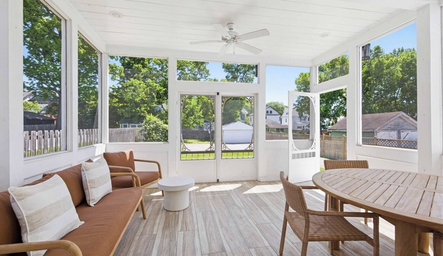 Hillside Hyde Park Home 4bdr