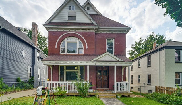 Historic Queen Anne Omaha Home in Field Club