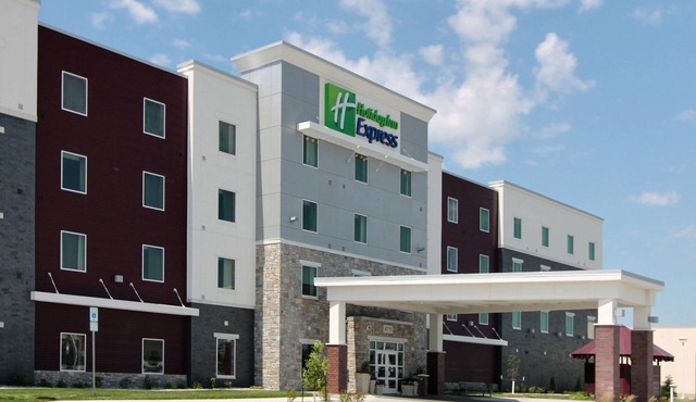 Holiday Inn Express Fargo SW - I-94 Medical Center by IHG