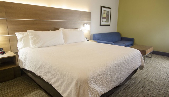 Holiday Inn Express Marshfield by IHG