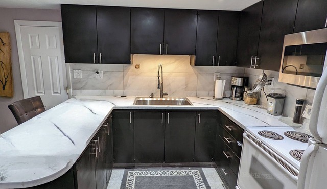 Home away from home furnished rental thats 5 min from downtown & 10 from airport