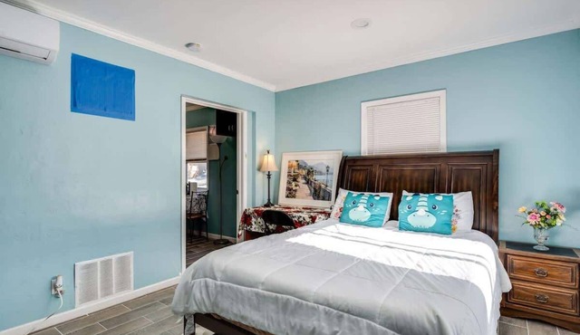 Home Sweet Home Close to Downtown and Parks!