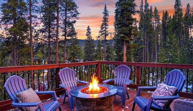 Hot Tub + Game Lounge + Fire Pit + Mountain Views | Crown Ridge Retreat