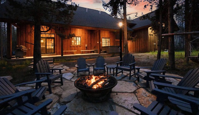 Hot Tub & Indoor Slide - 25 Miles to Yellowstone