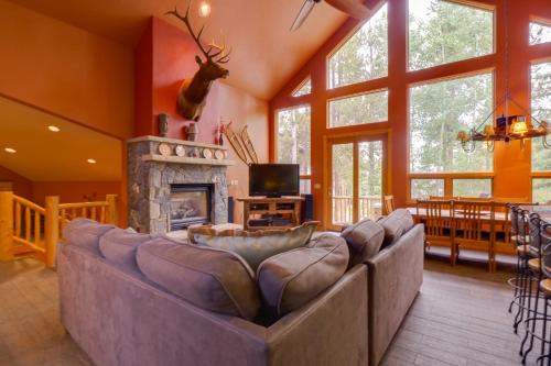 Hot Tub & Ski Shuttle: Rustic Breckenridge Retreat