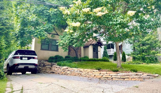 Hyde Park Hideaway Private Lane, Patio & Parking