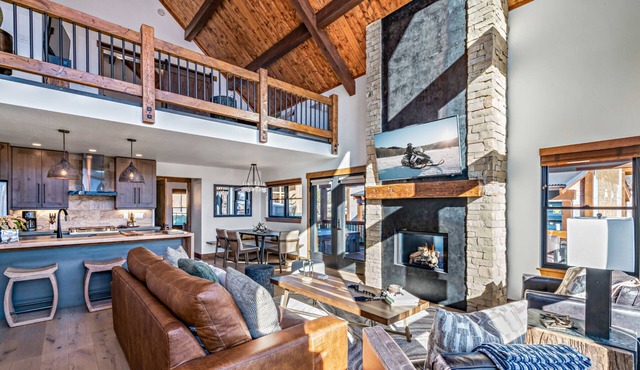 Indoor/Outdoor Fireplace, Jacuzzi, Heated Bathroom Floors