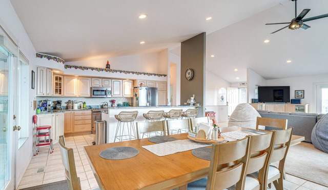 Inviting Great Falls Home w/Wraparound Deck!