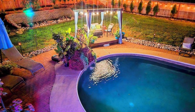 JUST LISTED! Tiki Oasis-sleeps 12, Pool/Sand Beach, World Cup