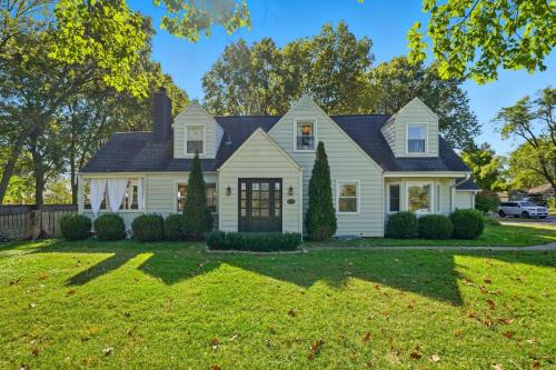 Kansas Cape Cottage