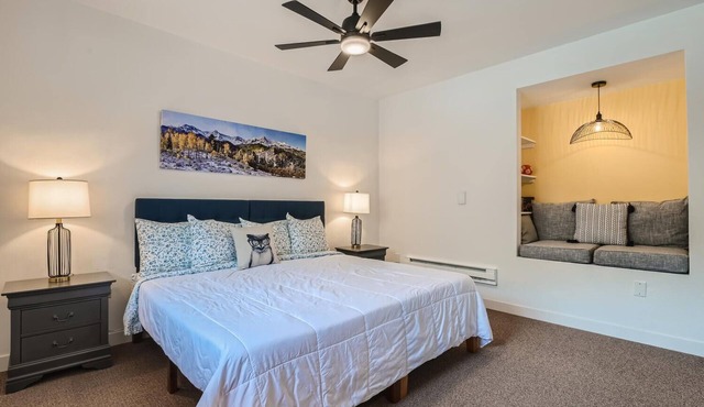 King Room, Boutique Mtn Motel Idaho Springs