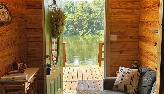 La Petite Maison, Tiny house Melbourne, AR in peaceful community of Mount Olive. in Melbourne