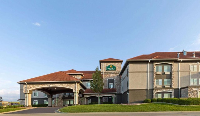 La Quinta by Wyndham Olathe