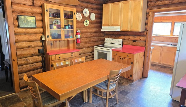 Lake Superior Retreat - Classic Log Cabin on the Water!