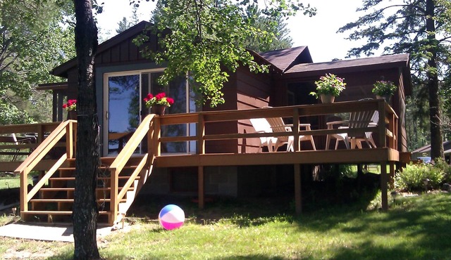 LAKEFRONT ~DIRECTLY on LkThompson Rhinlander OPEN JULY 10-17 Swim Boat Fish& Fun